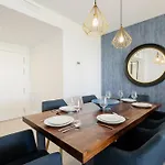 Lejlighed Luxurious 2 Bedroom Close To The In Estepona