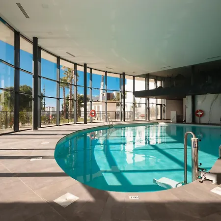 Apartament Luxurious 2 Bedroom Close To The In