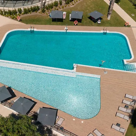 아파트 Luxurious 2 Bedroom Close To The In *