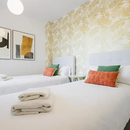 Luxurious 2 Bedroom Close To The In