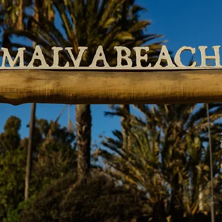 Luxurious 2 Bedroom Close To The In