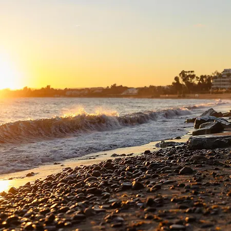 Luxurious 2 Bedroom Close To The In