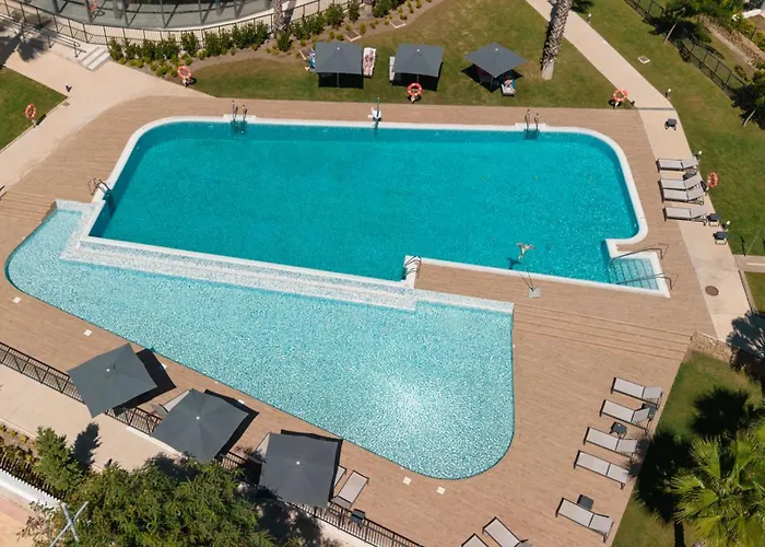 아파트 Luxurious 2 Bedroom Close To The In *