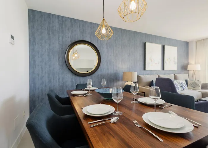 Luxurious 2 Bedroom Close To The In Lägenhet