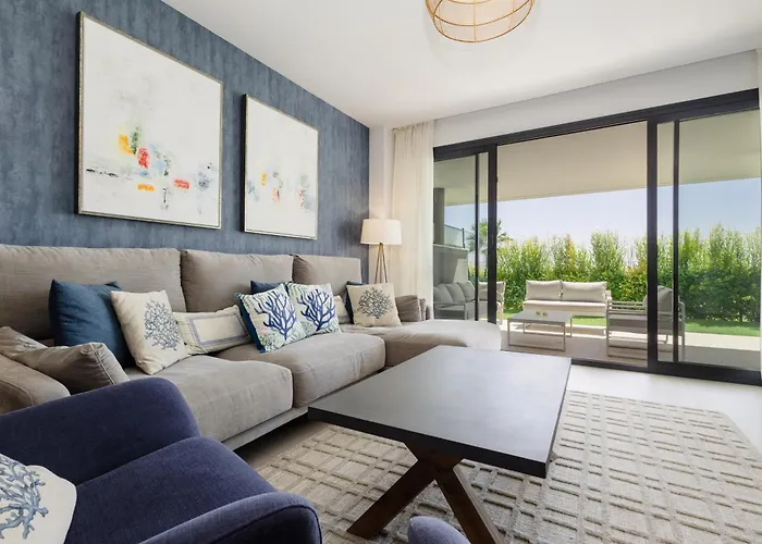 Luxurious 2 Bedroom Close To The In Lägenhet Estepona