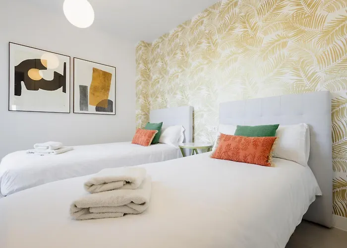 Luxurious 2 Bedroom Close To The In