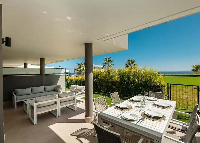 Luxurious 2 Bedroom Close To The In Lägenhet *