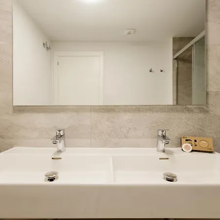 Luxurious 2 Bedroom Close To The In Appartement